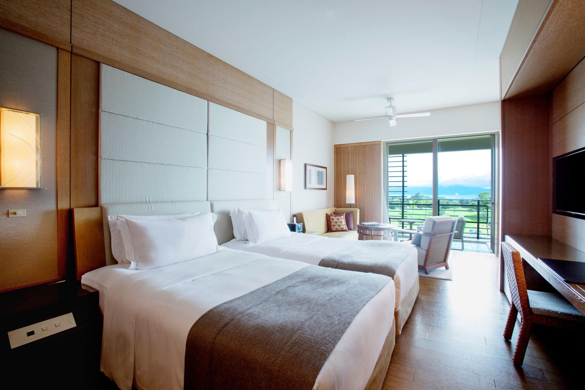 The Ritz-Carlton Okinawa Hotel Nago Buitenkant foto